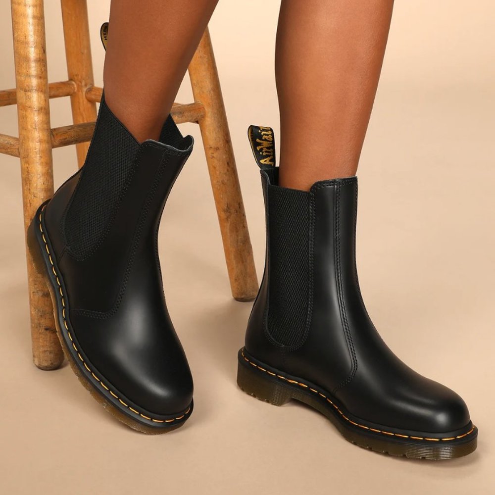2976 Hi Black Smooth Leather Chelsea Boots
